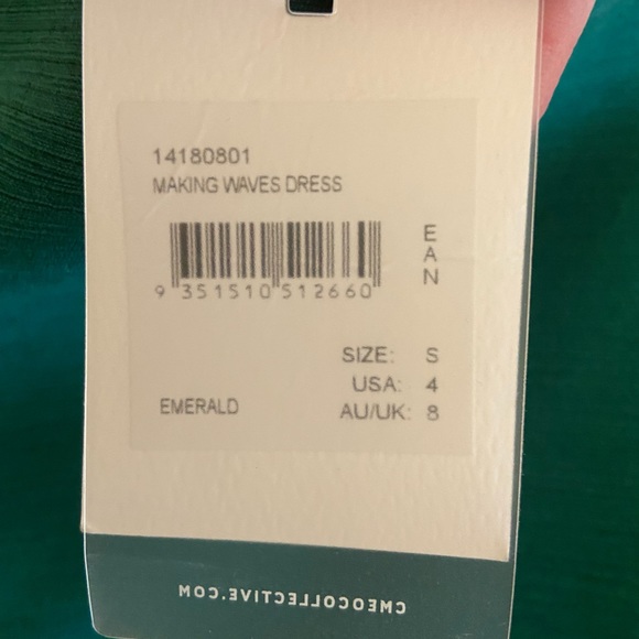 Brand new/ Green/ Making waves dress 👗 - Picture 7 of 7